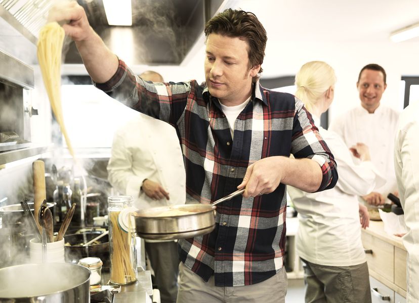 Jamie Oliver wird 50: Vom „Naked Chef“ zur Food-Ikone