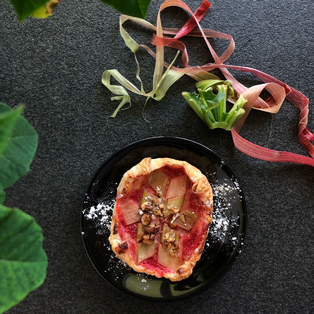 Rhubarb strawberry feuillette