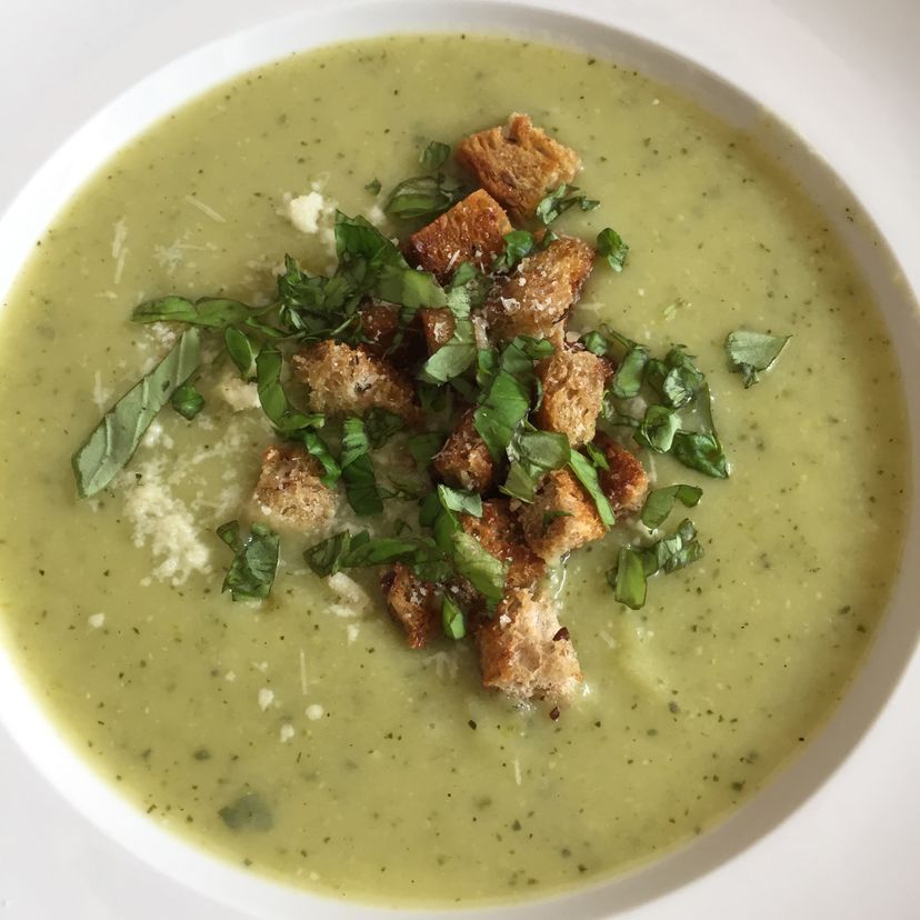 Cremige Zucchini Suppe