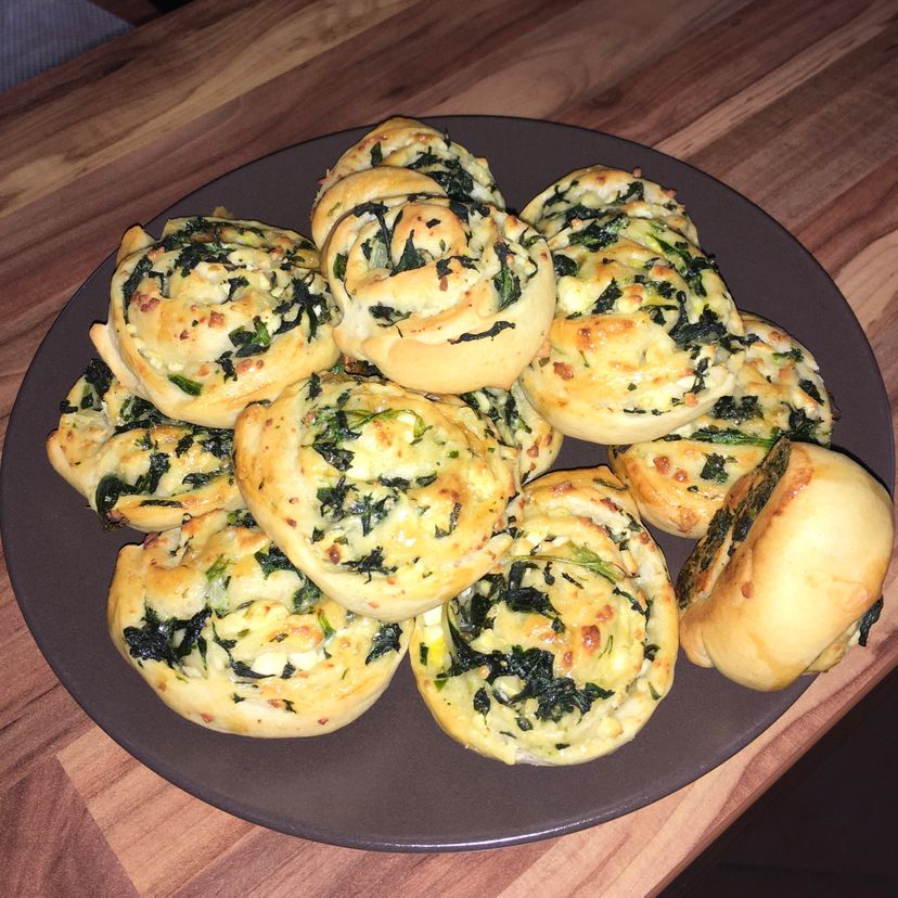 Spinat-Feta Schnecken