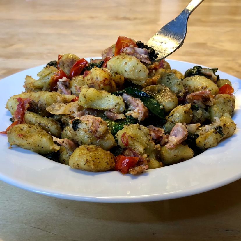 One-pot gnocchi with basil pesto