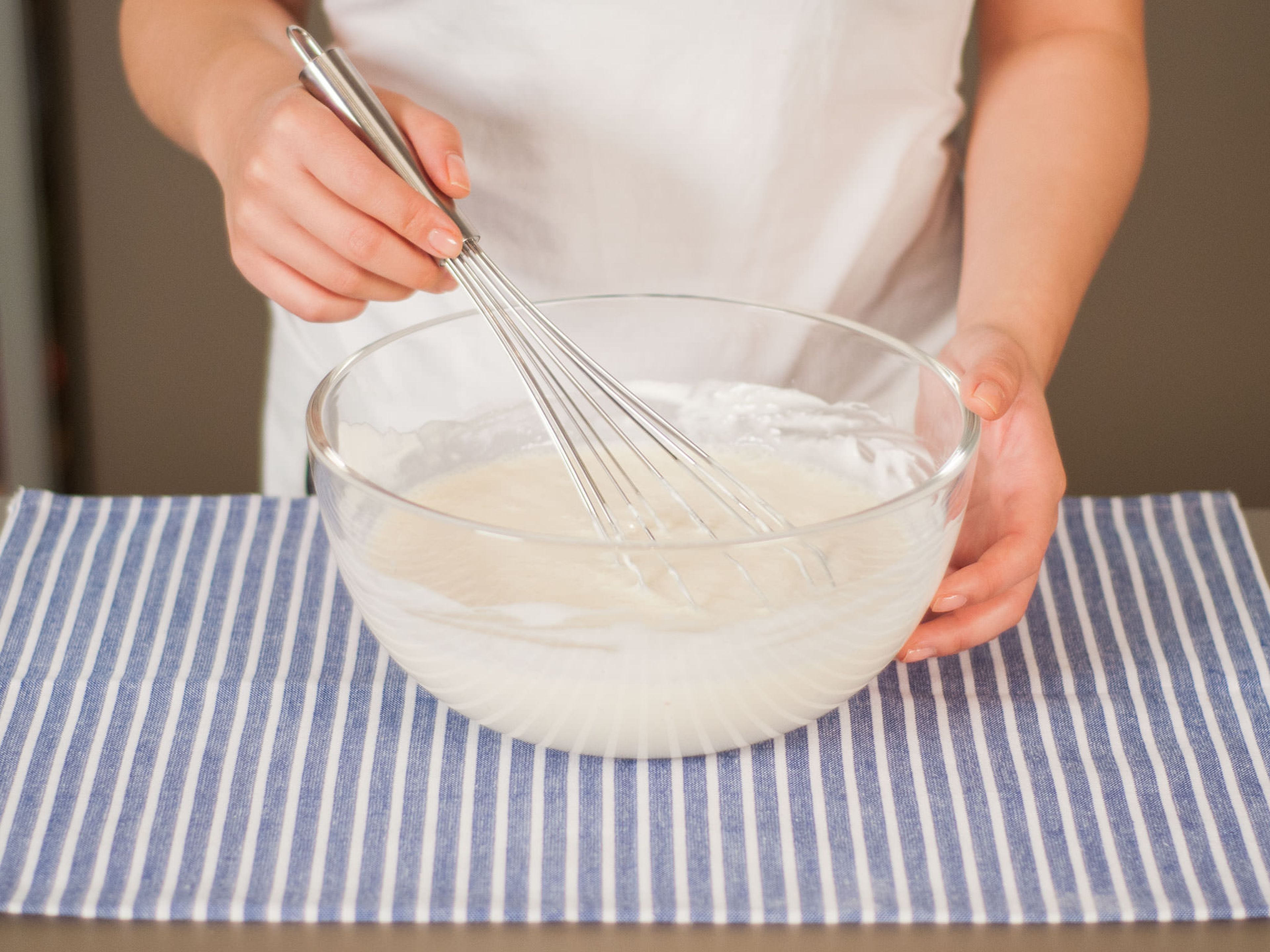 Quickly add gelatin to the cream cheese mixture. Stir well to combine.