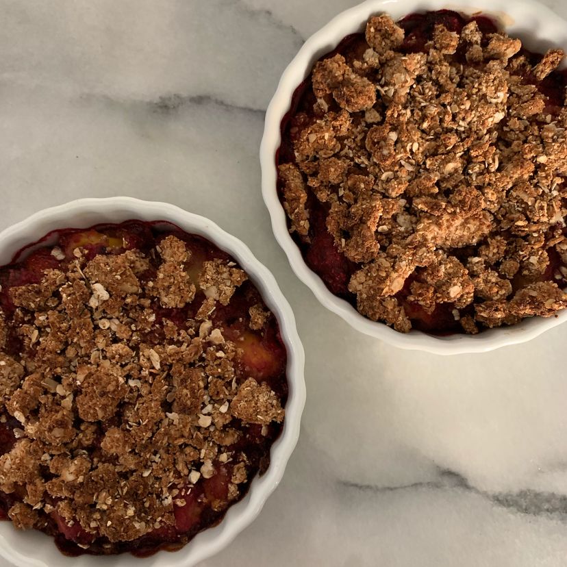 gesundes&veganes Pfirsich-Beeren Crumble