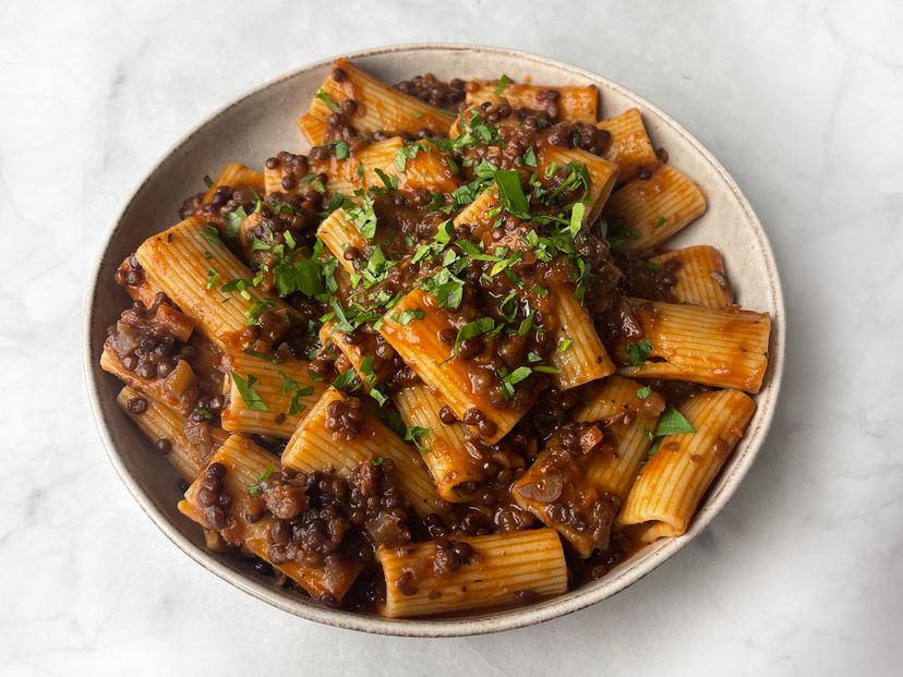Vegane Bolognese mit Schwarzen Linsen